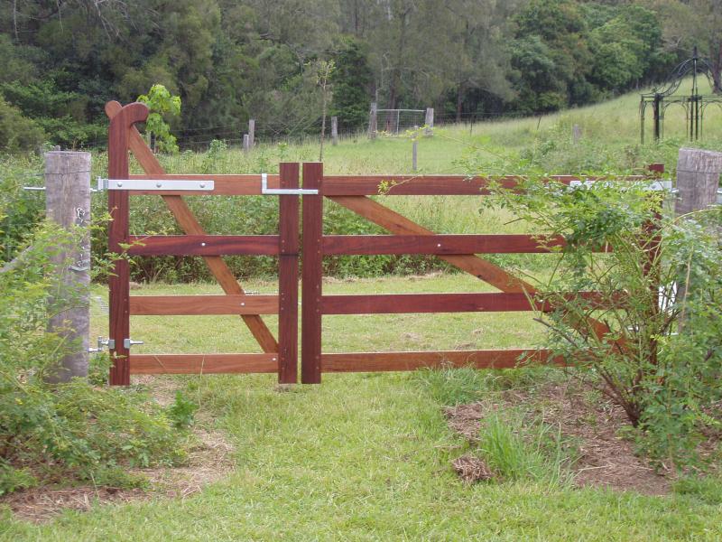 Photo courtesy of Allan, "English Country Gates .com .au" Need Timber Gates?  