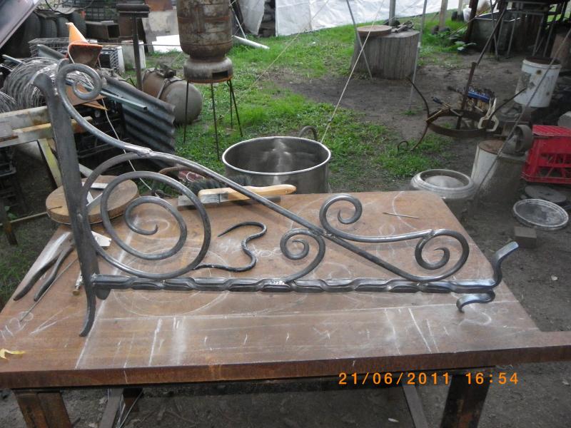 Hand forged and hot twist Sign holder